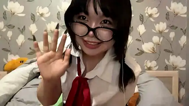 Snapshot of YunaMuse chatting on 10-17-25, 08:22 YunaMuse online show from 10-17-25, 08:22