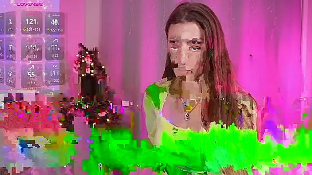 Snapshot of Avie__comeback chatting on 12-14-25, 06:52 Avie comeback online show from 12-14-25, 06:52