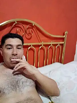 Ezeaxl online show from 10-25-25, 03:36