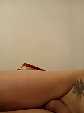 Snapshot of jjLARAY chatting on 10-31-25, 01:06 jjLARAY online show from 10-31-25, 01:06