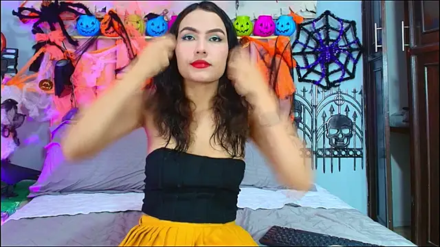 Snapshot of SammyRose_1 chatting on 10-19-25, 01:12 SammyRose 1 online show from 10-19-25, 01:12