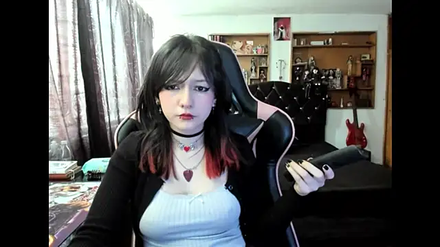 Maki Zein  online show from 11-14-25, 05:44