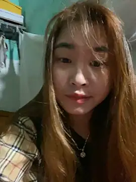 Snapshot of Yan_50299 chatting on 10-22-25, 12:49 Yan 50299 online show from 10-22-25, 12:49