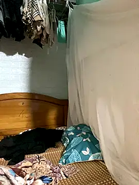 Snapshot of Yan_50299 chatting on 10-23-25, 01:32 Yan 50299 online show from 10-23-25, 01:32