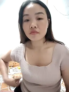 Snapshot of pusi_xinh chatting on 10-10-25, 01:43 pusi xinh online show from 10-10-25, 01:43
