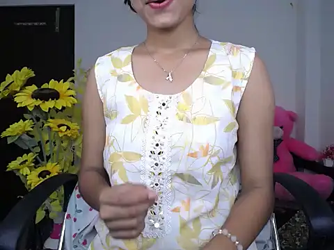 Snapshot of Hot_Kareena chatting on 10-20-25, 05:52 Hot Kareena online show from 10-20-25, 05:52