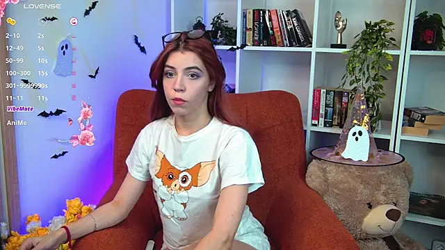 Snapshot of SabrinaCutie chatting on 10-18-25, 08:15 SabrinaCutie online show from 10-18-25, 08:15