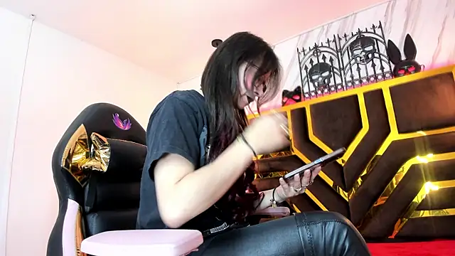 Evangelinejoness  online show from 10-27-25, 11:36