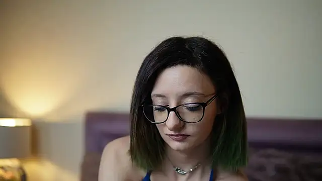 JoelleApril online show from 05-12-26, 08:06