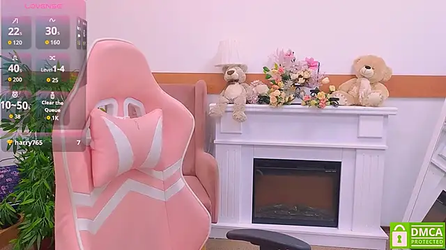 Lulu   Moon online show from 11-17-25, 06:41