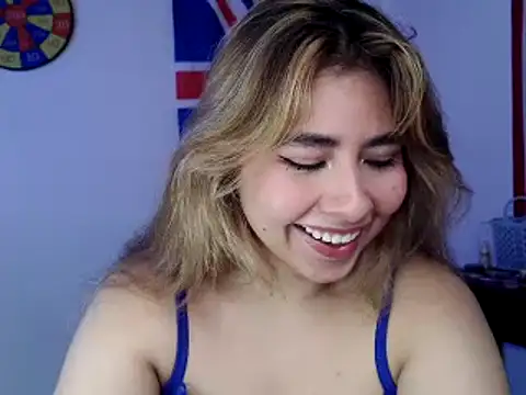 Snapshot of sofiazaf5 chatting on 10-17-25, 02:08 sofiazaf5 online show from 10-17-25, 02:08