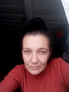 Snapshot of velvet_2200 chatting on 10-20-25, 06:58 velvet 2200 online show from 10-20-25, 06:58
