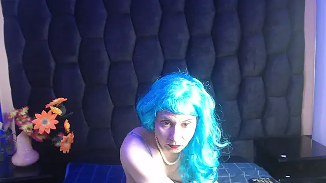 Kylie Bloom online show from 11-07-25, 08:42