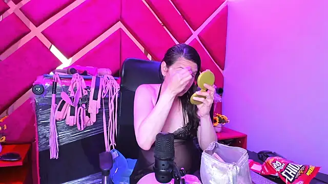 Kylie Bloom online show from 06-24-26, 01:26