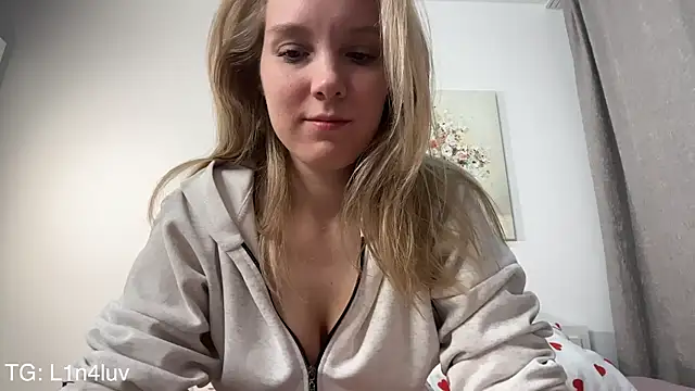 AIicaparkerc online show from 02-04-26, 04:24