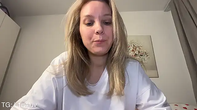 AIicaparkerc online show from 02-13-26, 07:54