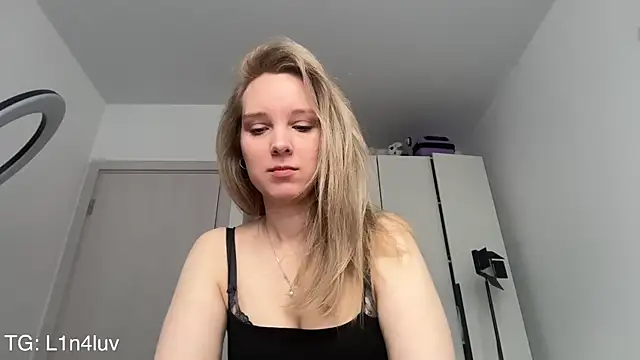 AIicaparkerc online show from 03-29-26, 02:17