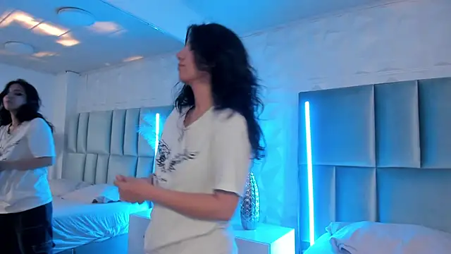 HollyPeach online show from 02-12-26, 07:42