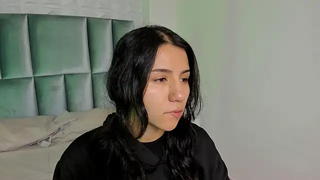 HollyPeach online show from 04-30-26, 07:31