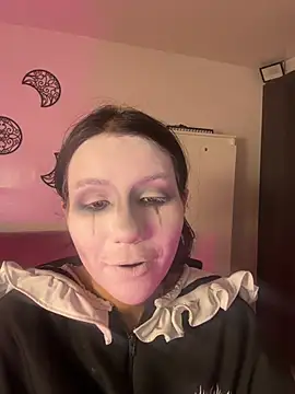 HollyPeach online show from 06-25-26, 07:40
