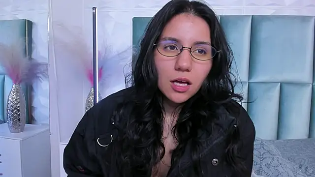 HollyPeach online show from 06-29-26, 10:15
