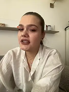 xSlavicDollx online show from 10-19-25, 06:58