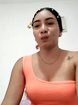 Snapshot of sophia_salazar18 chatting on 10-17-25, 07:27 sophia salazar18 online show from 10-17-25, 07:27