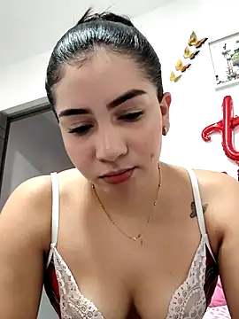 Snapshot of sophia_salazar18 chatting on 10-18-25, 01:56 sophia salazar18 online show from 10-18-25, 01:56