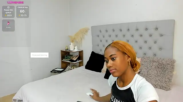 SofiRuiz  online show from 01-19-26, 04:49