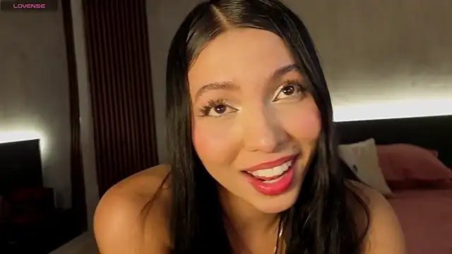 Snapshot of danna_peters chatting on 05-03-26, 12:00 danna peters online show from 05-03-26, 12:00