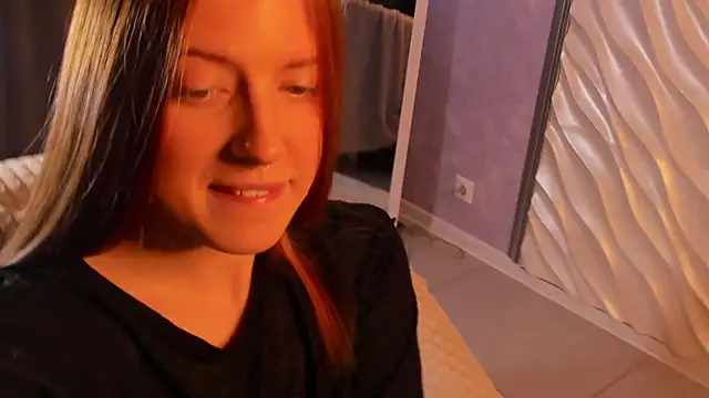 Snapshot of enarskaya chatting on 10-17-25, 10:23 enarskaya online show from 10-17-25, 10:23