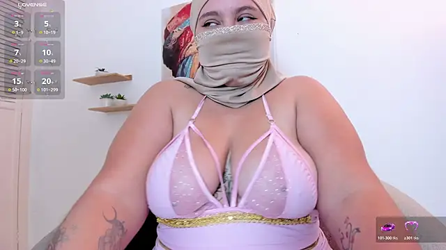 Snapshot of saomi_khalal chatting on 10-22-25, 05:30 saomi khalal online show from 10-22-25, 05:30