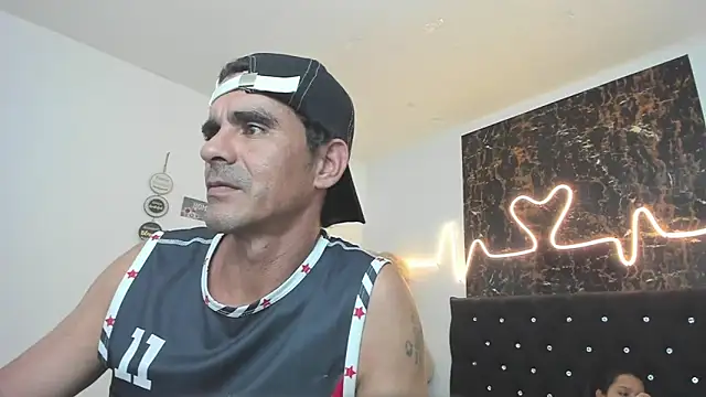 Snapshot of Sofi_And_Santy chatting on 05-30-26, 11:51 Sofi And Santy online show from 05-30-26, 11:51