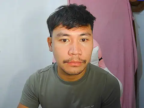 BennyHotPh online show from 10-11-25, 04:22