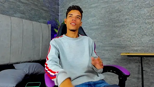 jhojan foxxx  online show from 11-10-25, 09:03