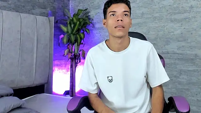 jhojan foxxx  online show from 11-16-25, 08:36