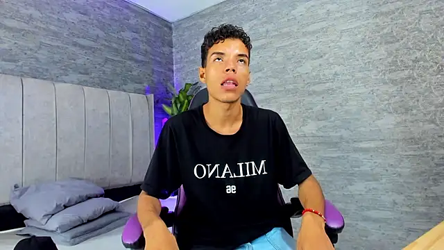 jhojan foxxx  online show from 11-19-25, 08:31