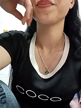 Snapshot of Su_symeo chatting on 10-22-25, 05:52 Su symeo online show from 10-22-25, 05:52