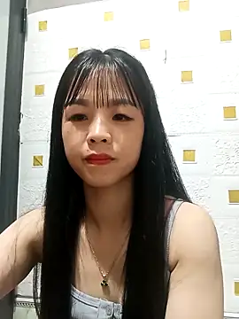 Snapshot of Su_symeo chatting on 10-23-25, 10:52 Su symeo online show from 10-23-25, 10:52