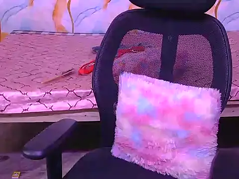 Snapshot of hii_tanisha chatting on 02-19-26, 02:57 hii tanisha online show from 02-19-26, 02:57