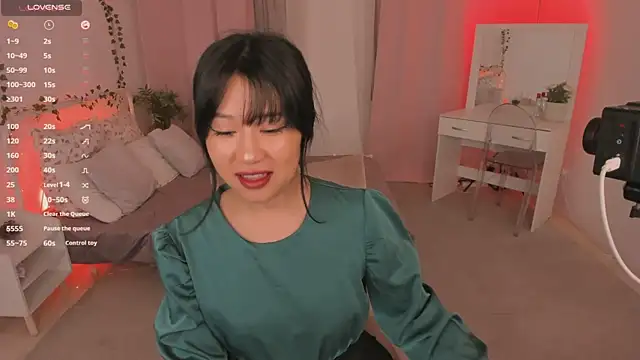 Erika Kim online show from 11-21-25, 06:01