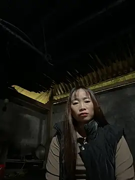 Snapshot of Maymay__ chatting on 10-22-25, 02:23 Maymay   online show from 10-22-25, 02:23