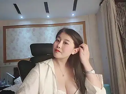 Snapshot of qingling- chatting on 10-18-25, 02:29 qingling- online show from 10-18-25, 02:29