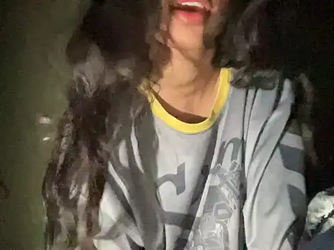 youngriri2 online show from 11-15-25, 06:48