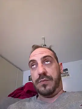 Snapshot of AlexGogo23 chatting on 03-11-26, 10:27 AlexGogo23 online show from 03-11-26, 10:27