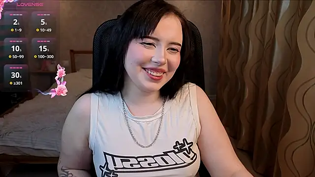 Snapshot of JuliettaKraft chatting on 10-14-25, 04:41 JuliettaKraft online show from 10-14-25, 04:41