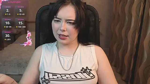 Snapshot of JuliettaKraft chatting on 10-15-25, 03:01 JuliettaKraft online show from 10-15-25, 03:01