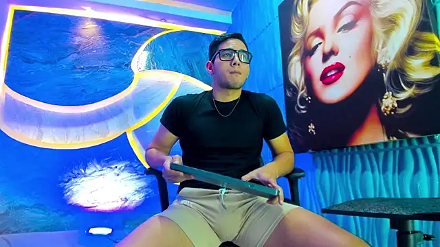 hot latin boy  online show from 10-11-25, 02:04