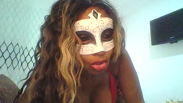 Snapshot of wchocolate chatting on 10-18-25, 11:55 wchocolate online show from 10-18-25, 11:55