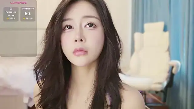 Snapshot of yiyi_3523 chatting on 03-04-26, 01:44 yiyi 3523 online show from 03-04-26, 01:44